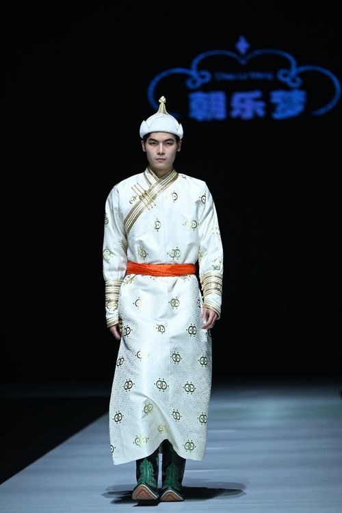 第二屆中國民族服飾非遺文化時尚周圓滿閉幕